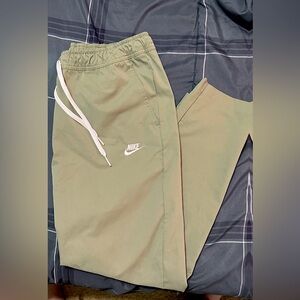 Men's Woven Tapered Leg Pants